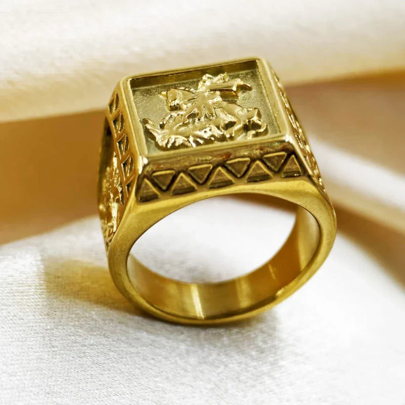 Anel Masculino de São Jorge com Oração Banhado aOuro 18K Presente de Jóia para Namorado Não Escurece
